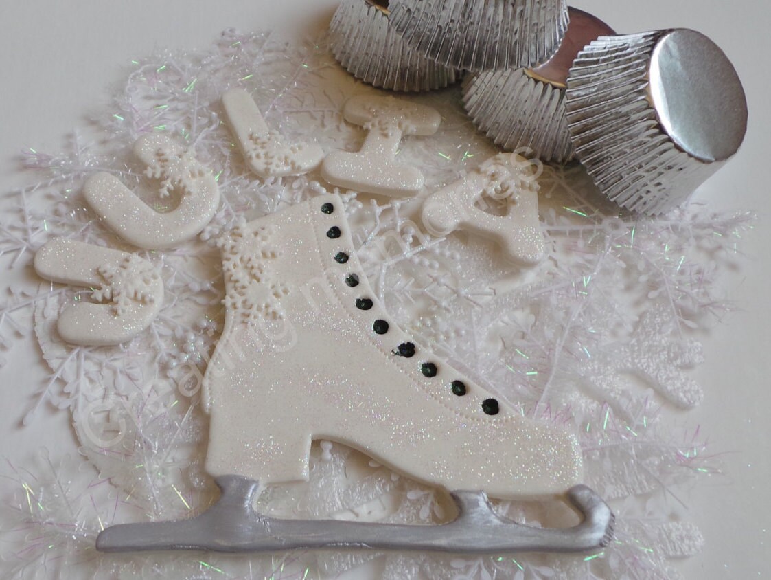 ICE SKATE Cake Topper set. Made of Vanilla Fodant the perfect Etsy