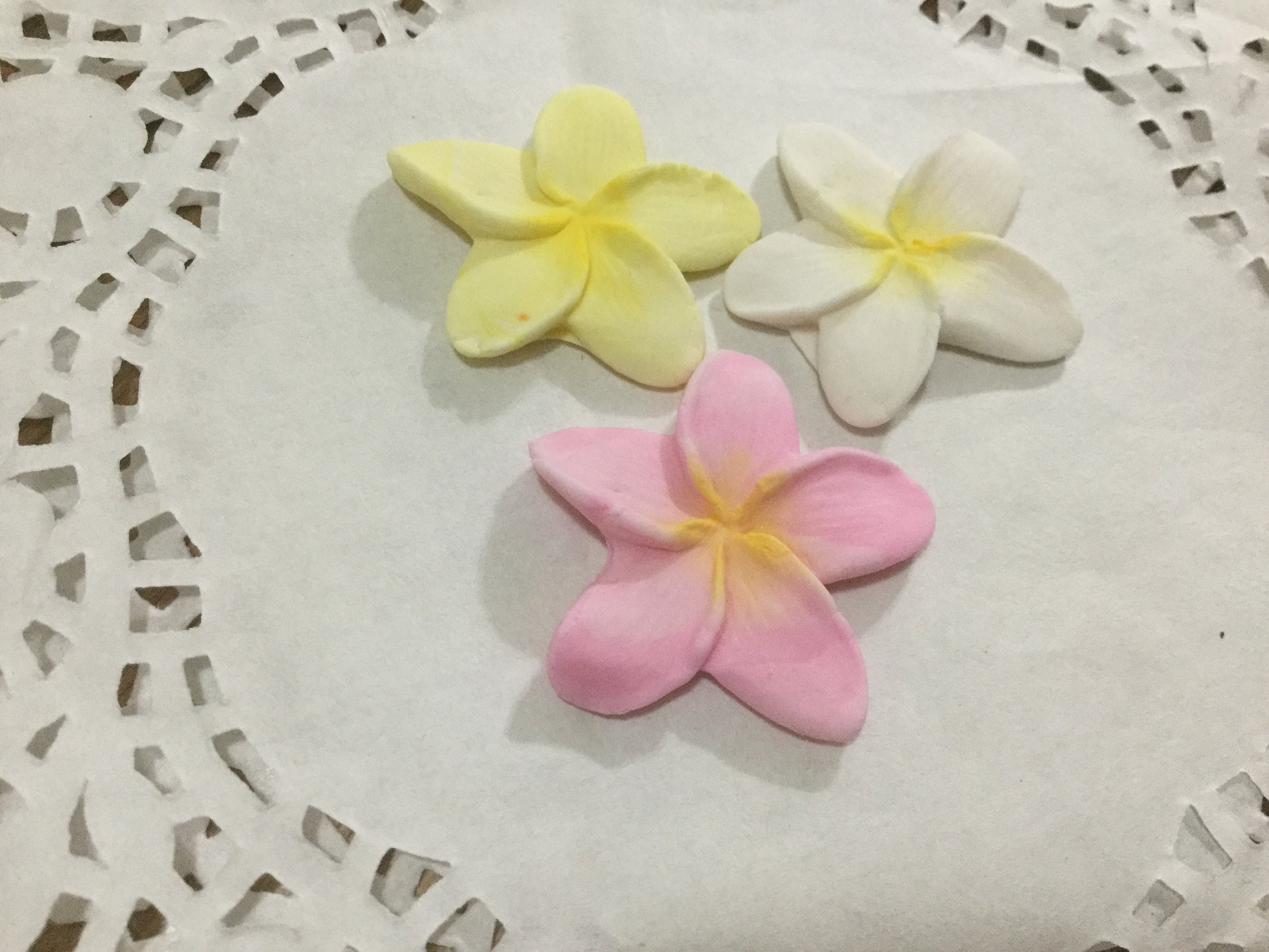 Edible PLUMERIA FLOWERS for Cupcake or Cake Decorations Pink | Etsy