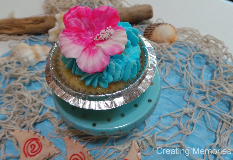 Moana Inspired Cupcake Or Cake Decorations Nautical Toppers For Your Home Made Cupcakes Cake Or Cookie Decorations Made Of Vanilla Fondant Party Favors Party Favors Games