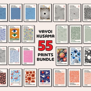 Puede incluir: Un conjunto de 55 impresiones artísticas enmarcadas de Yayoi Kusama. Las impresiones presentan diversos patrones abstractos, incluyendo puntos, espirales y diseños florales, en colores como azul, rosa y naranja. El texto "Yayoi Kusama" y "Osaka 1992" es visible.