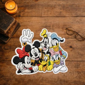 Custom Mickey Minnie Donald Daisy Pluto Goofy Friends Embroidered Iron On Patch Cartoon Character Group Patch for Jacket Backpack