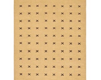 Alfombra de lana tejida a mano – Decoración nórdica cruzada en marrón óxido mostaza. Tamaños personalizados disponibles.