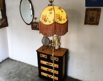 Cottagecore Floral Reading Lamp with Brass Base | Victorian Fringe Lampshade for Warm Ambient Lighting | Retro Living Room Statement Piece