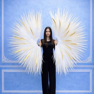 White Gold Fluffy Performance Fans – Burlesque Cosplay Festival Accessory – Belly Dance Foam Props