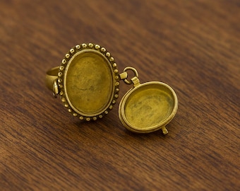 Gold Oval Locket Ring – Vintage Hidden Compartment Ring, Adjustable Victorian Style Jewelry, Secret Photo Ring, Unique Gift for Her