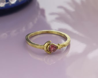old Ring with Red Gemstone • Dainty Artisan Garnet-Style Ring • Minimalist Birthstone Jewelry • Unique Boho Gift for Her