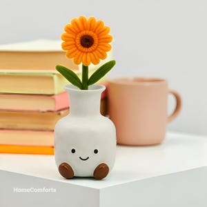 Smiling Face Ceramic Vase: Kawaii Home Decor, Gift Plant Pot (15cm)