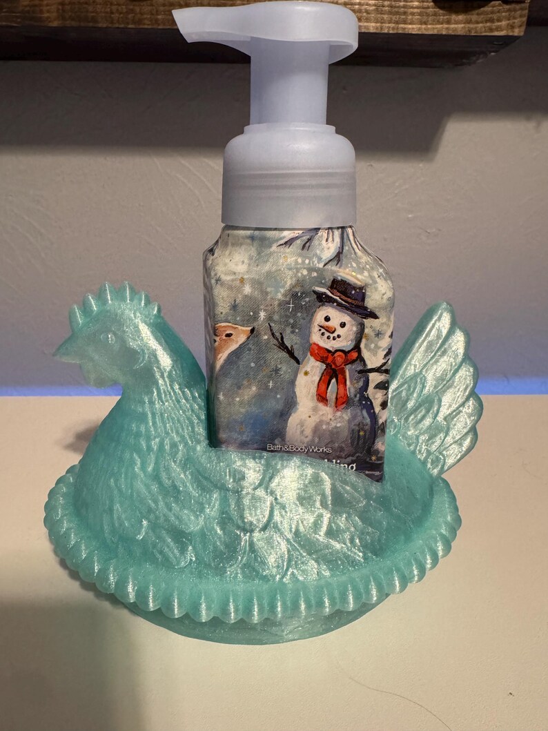 Jabonera con forma de gallina nido de Bath and Body Works imagen 5