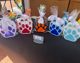 Juego de escritorio con estampado de huellas de patas