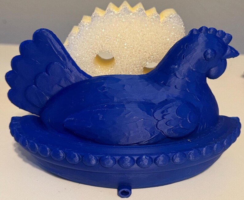 Puede incluir: Un juego de tres tazas de cer&aacute;mica con acabado mate moteado. Las tazas son de color crema, gris claro y gris oscuro. Cada taza tiene un dise&ntilde;o simple y minimalista, ideal para caf&eacute; o t&eacute;.