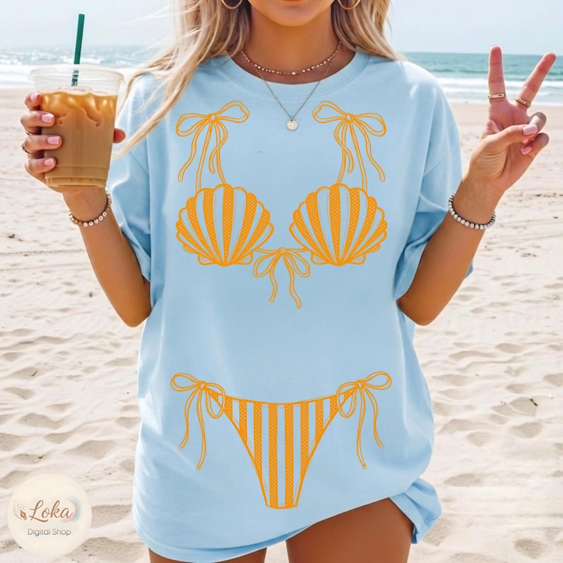 Sommarbikini PNG-paket, kustsommar, preppy baddräkt PNG, randig och prickig baddräkt, solskenssjöflicka strandvibbar, bikini PNG bild 3