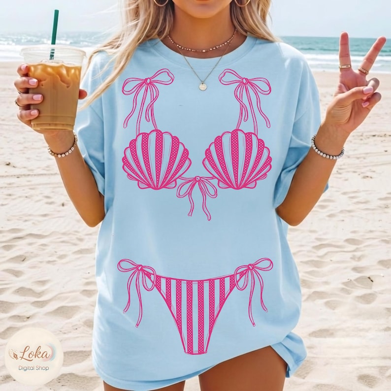 Sommarbikini PNG-paket, kustsommar, preppy baddräkt PNG, randig och prickig baddräkt, solskenssjöflicka strandvibbar, bikini PNG bild 5