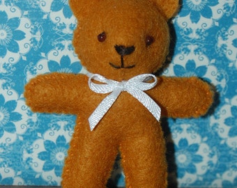 Pattern - PDF - Miniature felt Bear - PIN- Hand sewing pattern