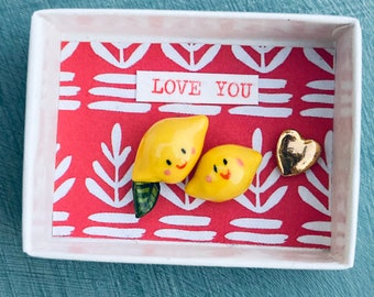 2 ceramic Lemons.Lemon Love Story.Mini Porcelain Lemon figures. Lemon ornament.Cute Lemon gift box/cake topper .