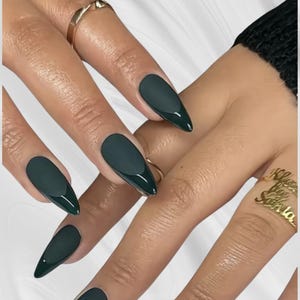 Mörkgröna Press-On Naglar – Elegant & Unik Look - Handgjorda