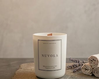 Candela Artigianale in Cera di Soia "Nuvola" al Muschio Bianco e Fiori con Stoppino in Legno | Nucci Maison | Regalo, pulito, elegante