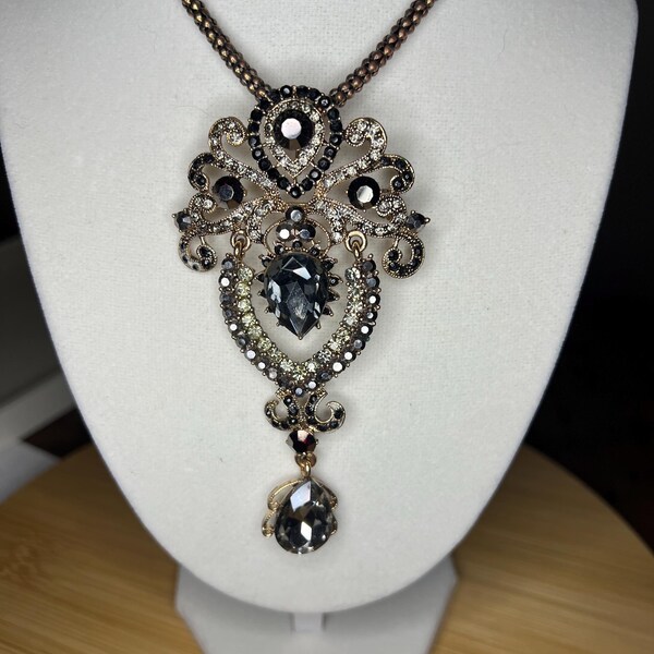 1980s convertible brooch pendant necklace with black glass stones and rhinestones