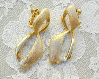 Napier Florentine (Brushed) Gold Clip-On/Screw Back Earrings, mid-century 1950s - 60s, very good vintage condition