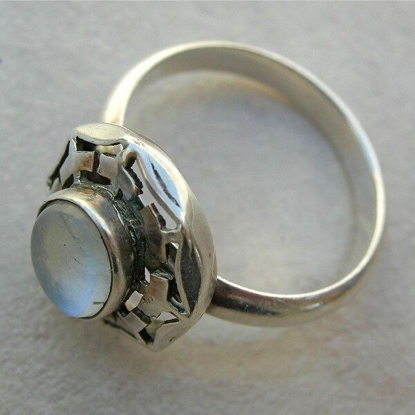 Rainbow Moonstone & Sterling Silver Ring, from India, sz 6