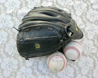 Baseball Mitt & 2 Baseballs, Wilson A200 mitt, 14" across, for an older boy or man, boy's gift, very good vintage condition