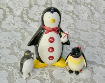 3 Cute Penguins, Mama & 2 small babies, hand-painted ceramic,largest 4" tall, smallest 1 3/4" stocking stuffers, very good vintage condition