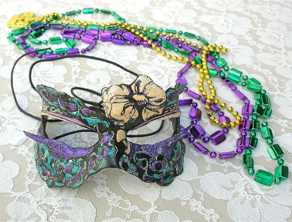 NEW! Mardi Gras Necklace, 8 twisted strands, trad… - image 4