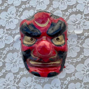 NEW! Traditional Japanese "Tengu" Wall Face Mask I bought in Japan, looong nose, handcrafted/hand-painted, 7x5" very good vintage condition