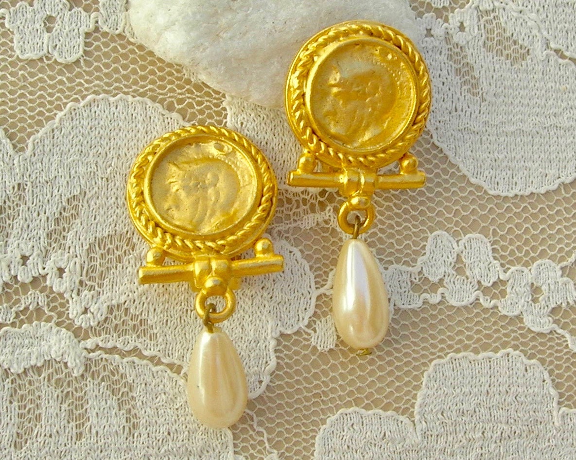 Dangling Pearls & Gold Clip-on Earrings, Roman soldier face, mid-century, fine costume jewelry, excellent vintage condition