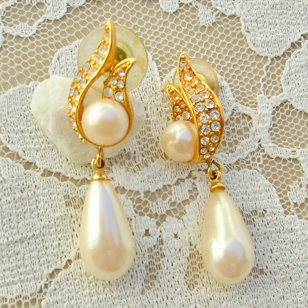 Gorgeous Richelieu Pearl, Rhinestone & Gold Post Earrings, teardrop pearls, mid-century, very fine fashion jewelry, excellent condition