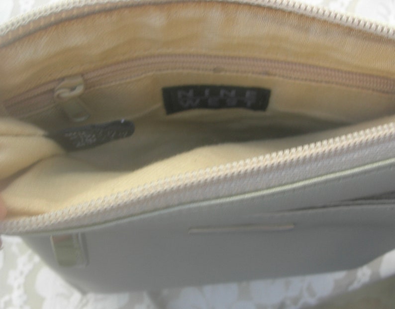 NEW Lustrous Silver Gray Purse, long shoulder strap, Nine West gray bag, 8 x 9 1/4 very good vintage condition image 3