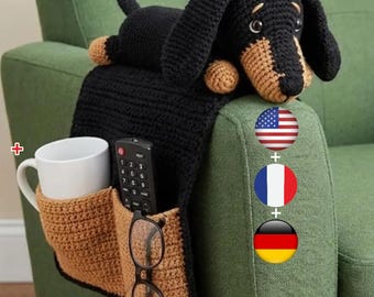 Patrón organizador de brazo de sofá de crochet para perro • Organizador de sofá Dachshund • Control remoto y portavasos • Perro amigurumi PDF