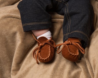 Suede Deerskin leather Baby Moccasins, Preemie Newborn Booties, Rust Brown Infant Slipper Shoes, Toddler, Unique Handmade Baby Shower Gifts