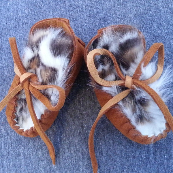 Deerskin Leather Baby Moccasins, Faux Leopard Print Rabbit Fur Booties, Unique Handmade Baby Shower Gift, Preemie Newborn Rust Suede Shoes