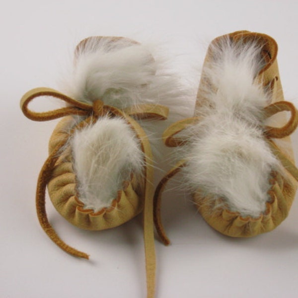 Baby Moccasins, Newborn Deer Hide Booties, Golden Tan Deerskin, White Rabbit Fur, Handmade Baby Shower Gift, Newborn Bootie, Preemie Slipper