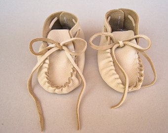 Deerskin Leather Baby Moccasins, Unique Cream Preemie Booties, Unisex Slippers, Handmade Baby Shower Gift, Newborn Shoes