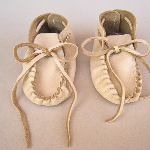 Deerskin Leather Baby Moccasins, Unique Cream Preemie Booties, Unisex Slippers, Handmade Baby Shower Gift, Newborn Shoes