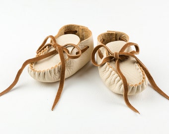 Deerskin Leather Baby Moccasins, Cream Toddler Shoes, Preemie Newborn  Booties, Unique Handmade Baby Shower Gift, Deer Hide Infant Slippers