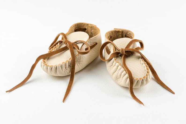 Deerskin Leather Baby Moccasins, Cream Toddler Shoes, Preemie Newborn Booties, Unique Handmade Baby Shower Gift, Deer Hide Infant Slippers image 4