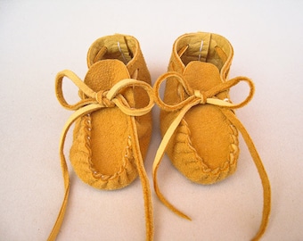 Golden Tan Deerskin Suede Leather Baby Moccasins, Newborn Infant Preemie  Booties, Unique Handmade Baby Shower Gift, Toddler Slipper Shoes