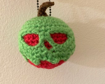 Poisoned Apple Keychain, Crochet Poisoned Apple, Halloween Decor, Crochet Apple