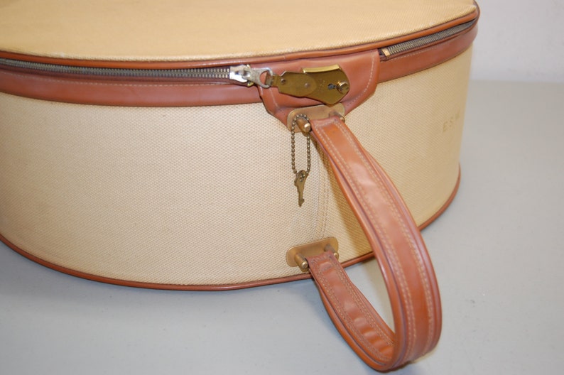 Vintage Droutman Lark Hat Box Round Carry On Suitcase Luggage | Etsy