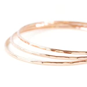 Rose Gold Filled Bangle / Minimalist Stacking Bracelet / Textured Bangle / Stacking Bracelets for Women / Thin Stacking Bracelet / Rose Gold