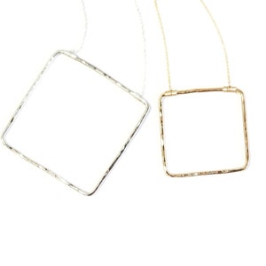 Quadratische Halskette / Offene Quadratische Halskette / Gold Halskette / Geschenk für Sie / Einfacher Schmuck / Moderner Schmuck / Geometrische Halskette / Quadratisch