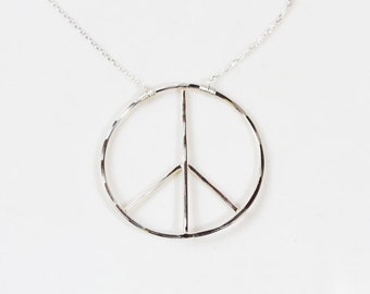 Collana con ciondolo a forma di rondine di perle Collana con ciondolo a forma di uccelli minimalista Gioielli a catena per donne, ragazze, adolescenti (Argento