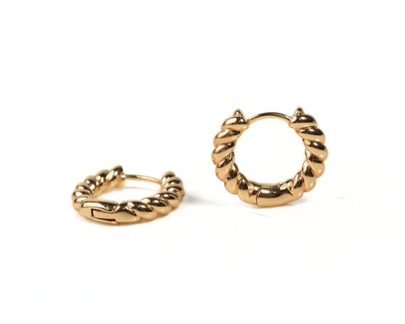Wreath Hoops Earrings: Nature-Inspired Twisted Wire Texture, Gold Plated Brass (20mm, Secure Hinge Clasp)
