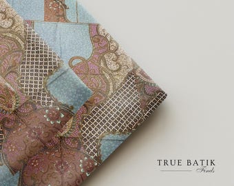 Traditionelle Handgezeichnete Pekalongan Batik Tulis, Motiv Mawar Ceplok Tanahan Beras Tabur, javanische Batik
