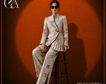Ensemble tailleur-pantalon, blazer tendance et pantalon large à imprimé journal pour femme