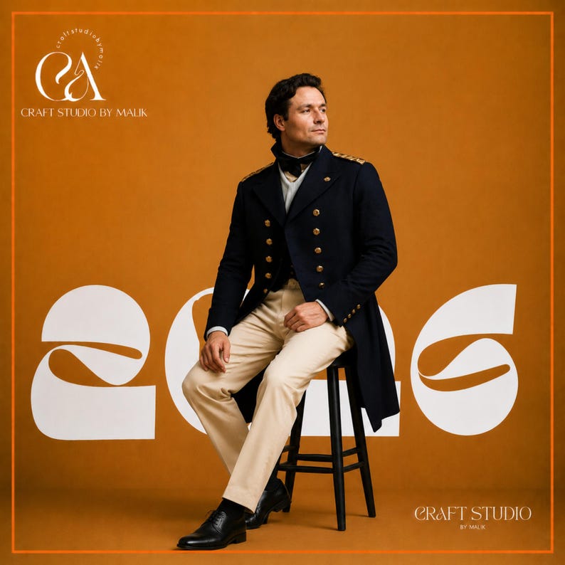 Peut inclure: Un homme porte un manteau bleu marine de style militaire avec des boutons dor&eacute;s, un pantalon cr&egrave;me et des chaussures noires. Le manteau a un col haut et des &eacute;paulettes. Le fond est orange avec le texte "Craft Studio by Malik".