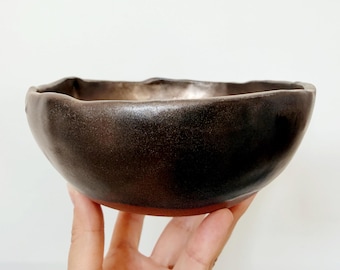 Cuenco de cerámica de gres hecho a mano - Colección Black Gold, Cerámica artesanal minimalista