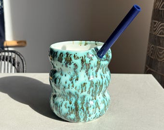 Porcelain Tumbler with Silicon Straw, 600mL Bubble Cup in Moss